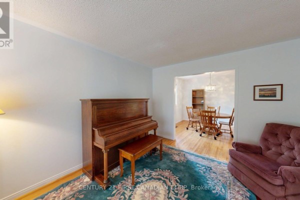 43 Walmer Gardens, London North, ON N6G4H5 Photo 4