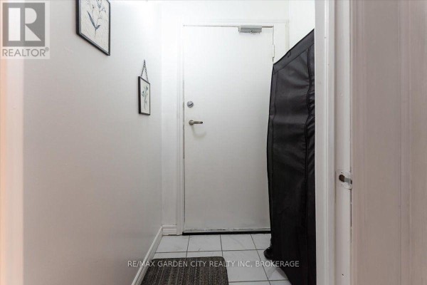 43 York Street, St  Catharines, ON, photo 3