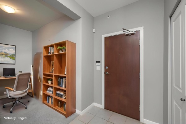 430 15380 102a Avenue, Surrey, BC V3R0B3 Photo 2