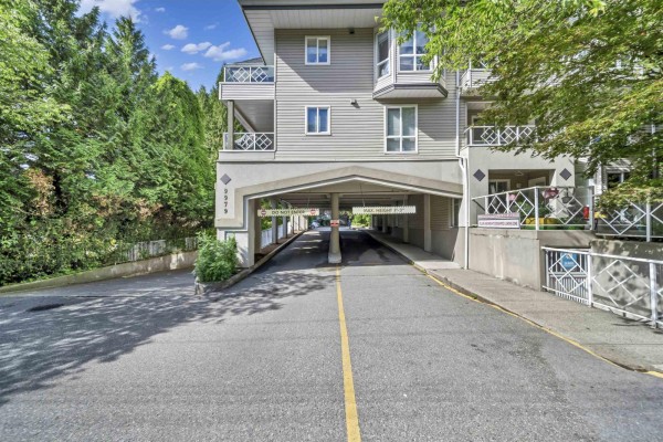 430 9979 140 Street, Surrey, BC V3T5W2 Photo 3