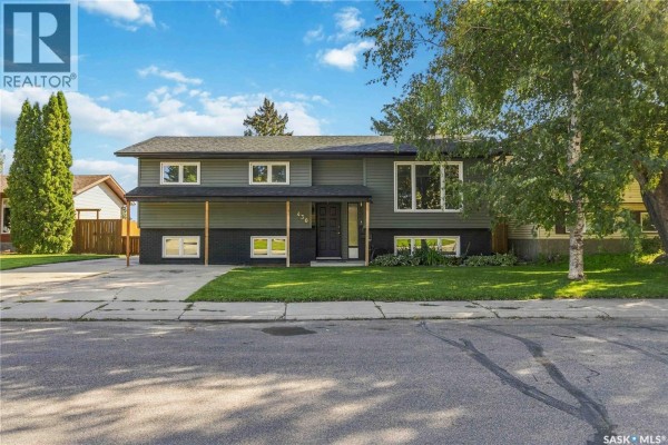 Living room - 430 Ball Way, Saskatoon, SK S7K6E7 Photo 2