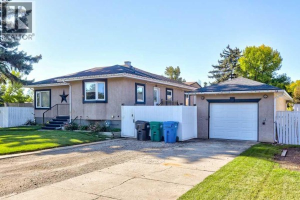 Primary Bedroom - 430 Dieppe Boulevard S, Lethbridge, AB T1J3X1 Photo 5