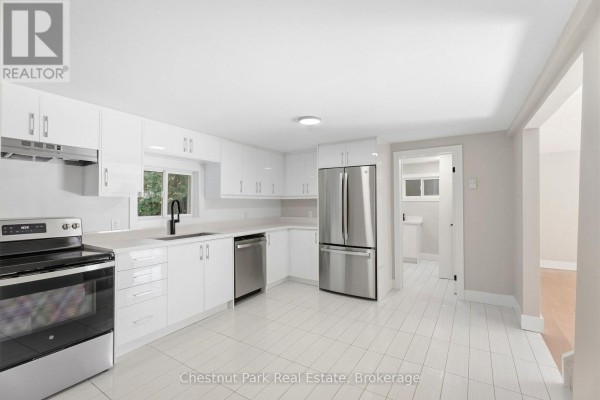 430 Farquhar Street, Gravenhurst), ON P1P1E4 Photo 5