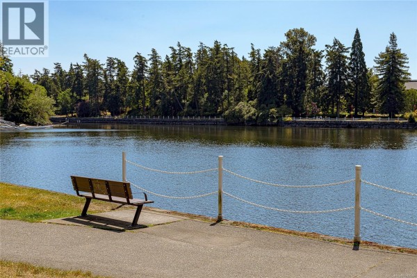 Office - 430 Gorge Rd W, Saanich, BC V9A1N1 Photo 4