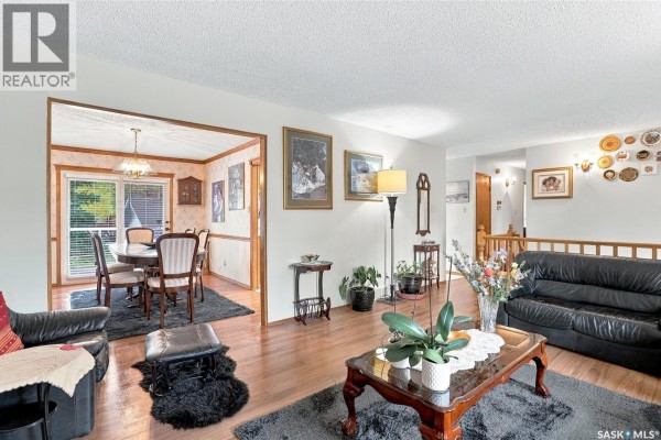 Primary Bedroom - 430 Kingsmere Boulevard, Saskatoon, SK S7J3V1 Photo 4