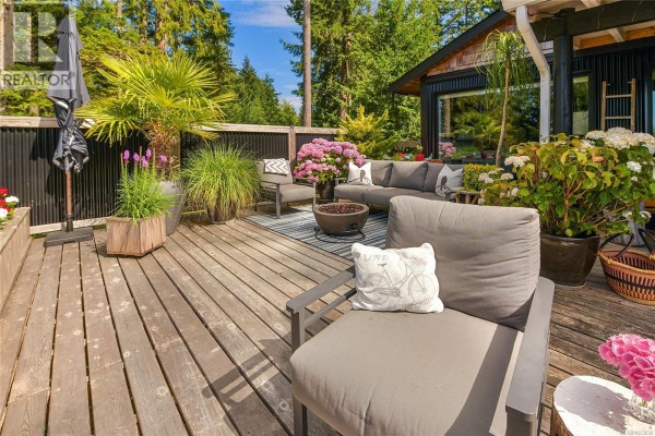 Dining room - 430 Mckercher Rd, Mayne Island, BC V0N2J2 Photo 5