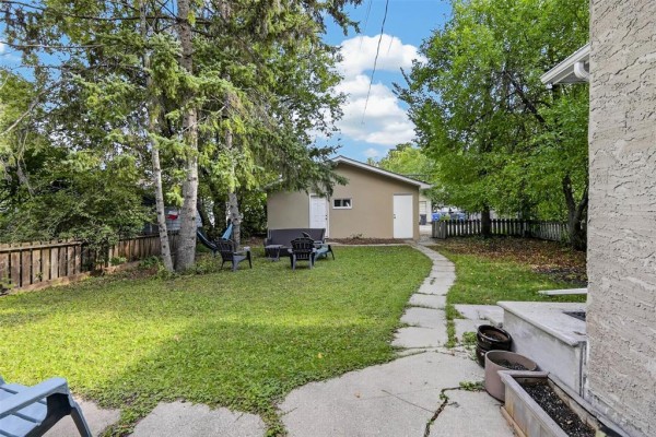 4pc Bathroom - 430 Rosedale Avenue, Winnipeg, MB R3L1M2 Photo 4
