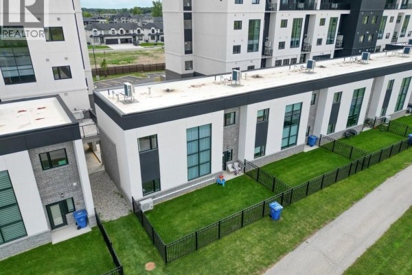 4pc Ensuite bath - 4300 Laurier Parkway Unit# 215, Lasalle, ON N9H0R1 Photo 2