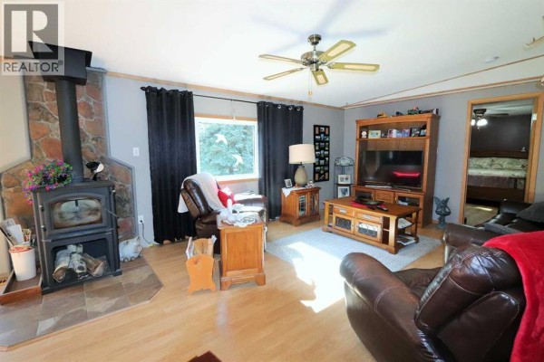 Bedroom - 430021 Range Road 232, Rural Ponoka County, AB T4J1R1 Photo 4