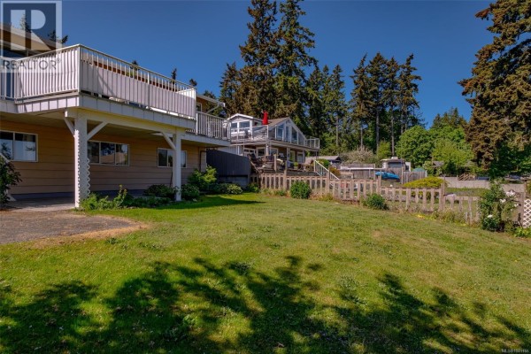 Laundry room - 4301 Eva Rd, Bowser, BC V0R1G0 Photo 5