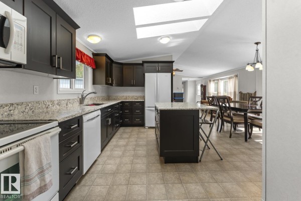 Family room - 43018 Twp Rd 643, Rural Bonnyville M D , AB T9M1P3 Photo 4
