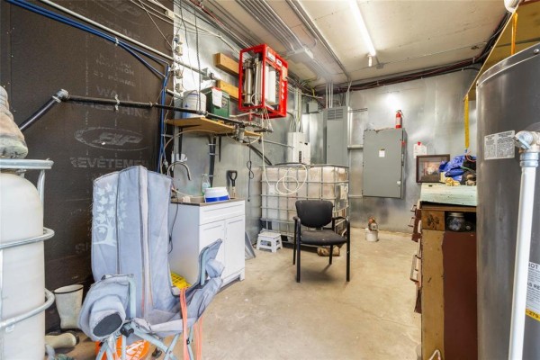 Other - 43039 Pr 210 Highway, Ste Anne Rm, MB R5H1A2 Photo 4