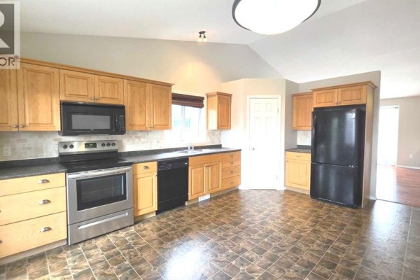 Primary Bedroom - 4305 33rd Street, Lloydminster, SK S9V0S6 Photo 5