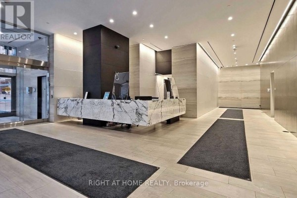 Kitchen - 4307 - 7 Grenville Street, Toronto, ON M4Y0E9 Photo 3