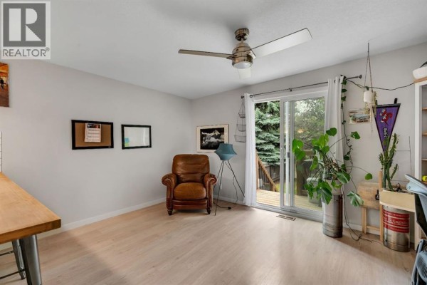 Living room - 431 37 Street Sw, Calgary, AB T3C1R7 Photo 4