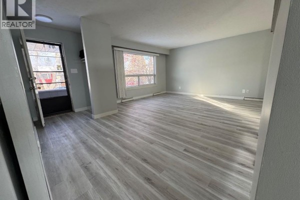 4pc Bathroom - 431 53 Avenue Sw, Calgary, AB T2B0B8 Photo 4