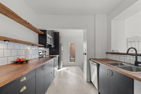 Kitchen - 431 Banning Street, Winnipeg, MB R3G2E7 Photo 3