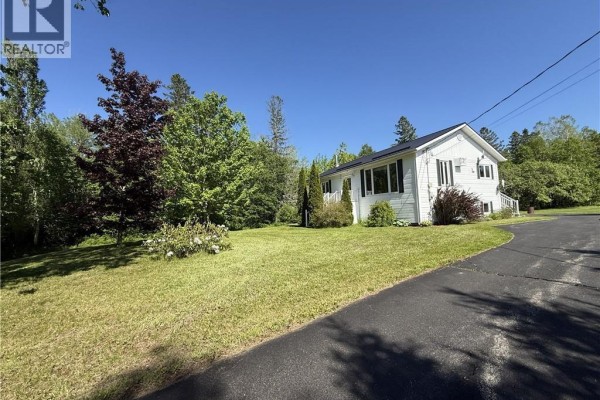 Bath (# pieces 1-6) - 431 Boulevard Des Acadiens, Bertrand, NB E1W1G1 Photo 5