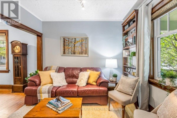 Sunroom - 431 Eagle Street, Newmarket, ON L3Y1K5 Photo 5