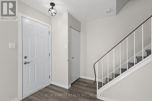 Primary Bedroom - 431 Griffith Street, London South, ON N6K2S3 Photo 4