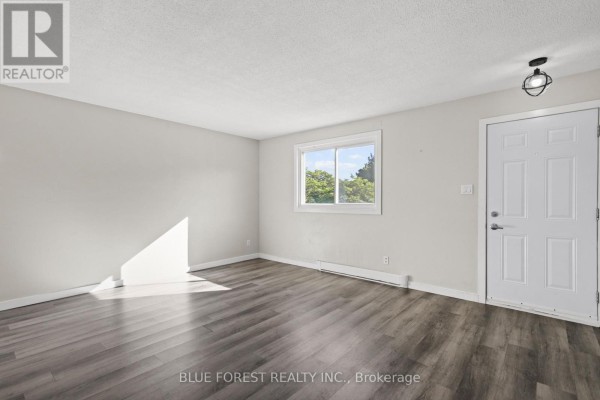 Bedroom 2 - 431 Griffith Street, London South, ON N6K2S3 Photo 5