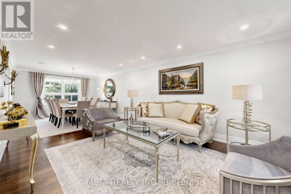 Family room - 431 Kerrybrook Drive, Richmond Hill, ON L4C5M5 Photo 5