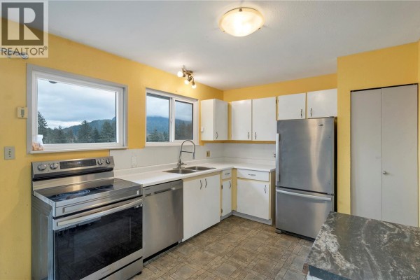 Bedroom - 431 Macmillan Dr, Sayward, BC V0P1R0 Photo 3