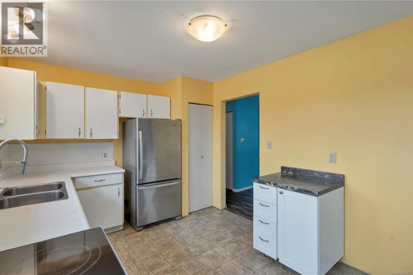 Primary Bedroom - 431 Macmillan Dr, Sayward, BC V0P1R0 Photo 4