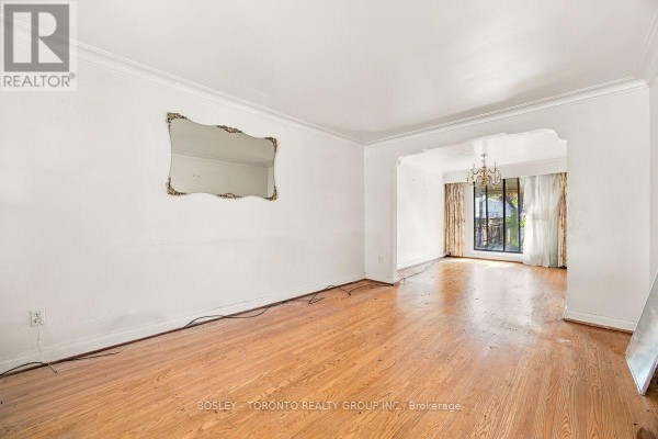 Dining room - 431 Ridelle Avenue, Toronto, ON M6B1K3 Photo 2