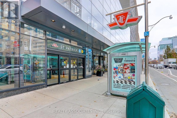 4310 - 488 University Avenue, Toronto, ON, photo 3