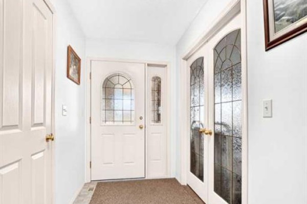3pc Bathroom - 4310 60 Avenue, Innisfail, AB T4G1L2 Photo 5
