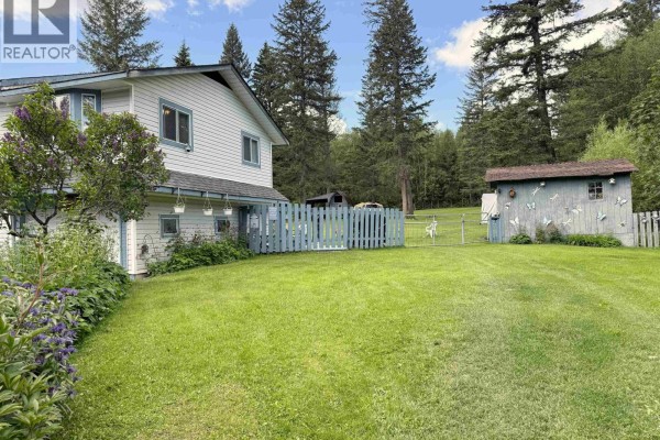 Kitchen - 4310 Kokanee Road, 100 Mile House, BC V0K1J0 Photo 2