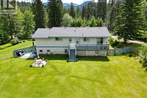 Bedroom 2 - 4310 Kokanee Road, 100 Mile House, BC V0K1J0 Photo 4