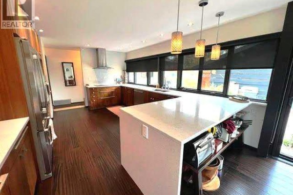 2pc Bathroom - 4312 52 Street, Camrose, AB T4V0A9 Photo 4