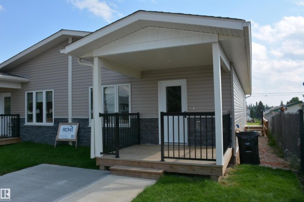 Primary Bedroom - 4313 54 Av, Barrhead, AB T7N1J8 Photo 4