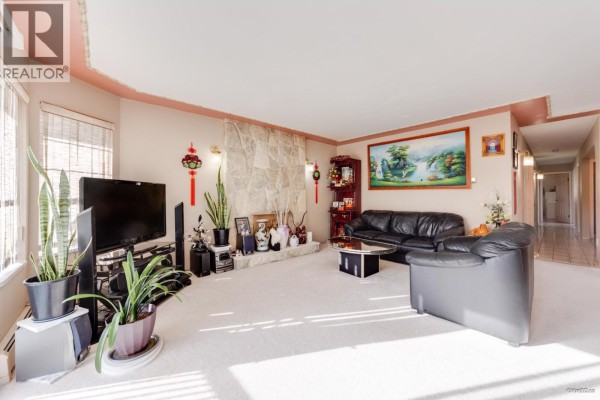 4317 Georgia Street, Burnaby, BC V5C2T9 Photo 4