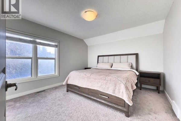 4pc Bathroom - 432 5 Street Se, Medicine Hat, AB T1A0N1 Photo 5