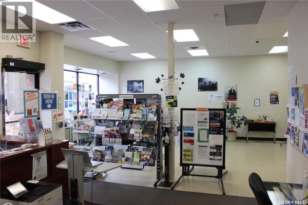 432 Main Street N, Moose Jaw, SK S6H3K2 Photo 5