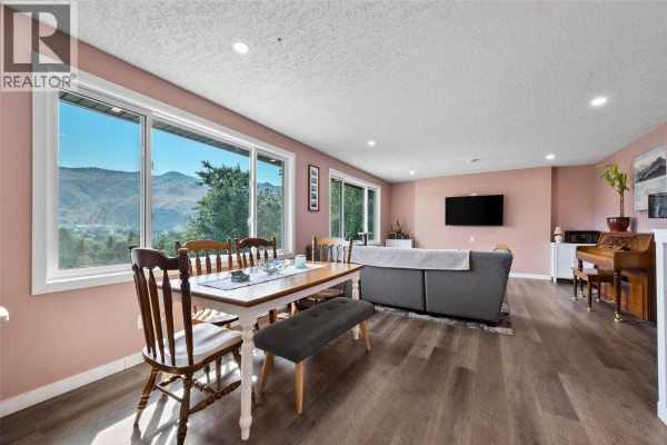 Primary Bedroom - 4326 Karindale Road, Kamloops, BC V2B8N1 Photo 5