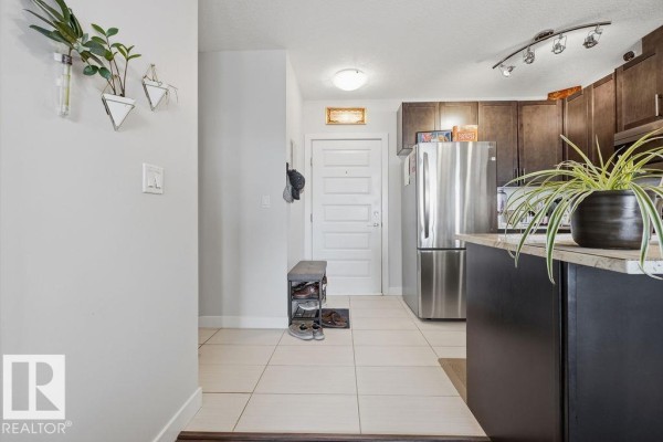 Kitchen - #433 5151 Windermere Bv Sw, Edmonton, AB T6W2K4 Photo 2