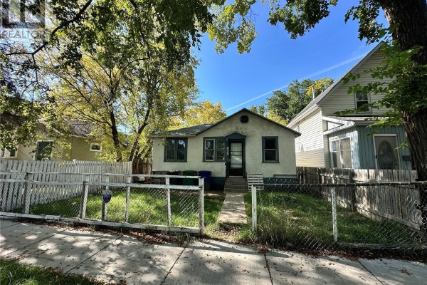 Kitchen - 433 I Avenue S, Saskatoon, SK S7M1Y3 Photo 2