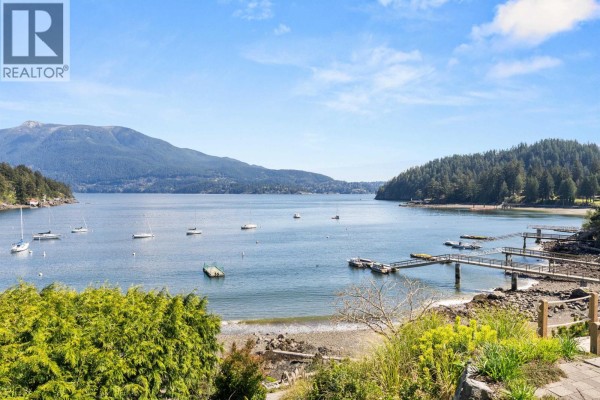 433 Senator Place, Bowen Island, BC V0N1G1 Photo 4
