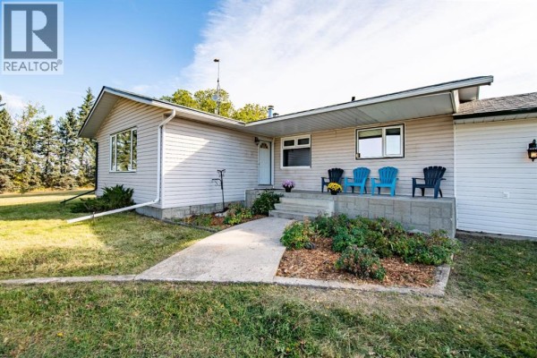 Primary Bedroom - 433049 Range Road 274, Rural Ponoka County, AB T4J1R4 Photo 5