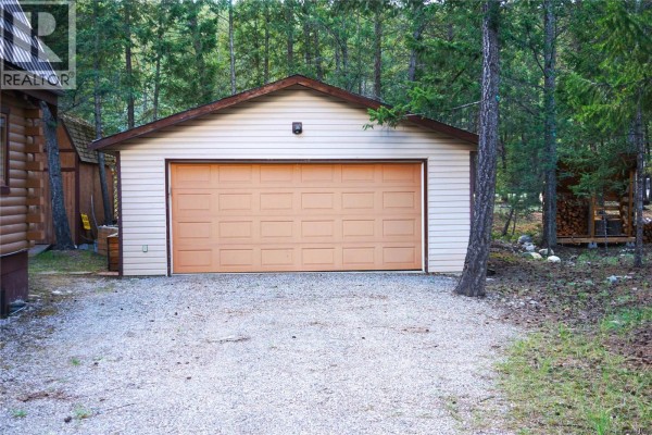 Family room - 4332 Circle Drive, Fairmont Hot Springs, BC V0B1L2 Photo 4