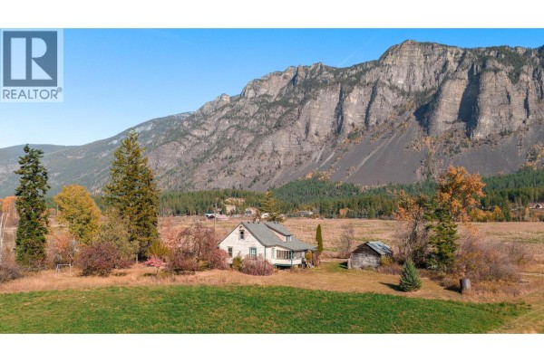 Full bathroom - 4333 12th Street, Lister, BC V0B1G2 Photo 3