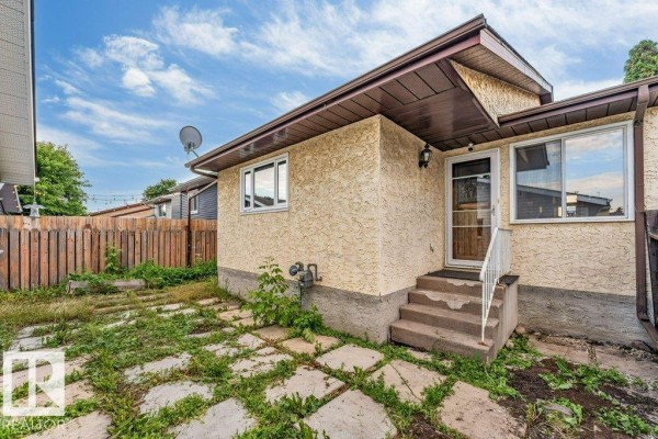 Dining room - 4337 38 St Nw Nw, Edmonton, AB T6L5A6 Photo 2