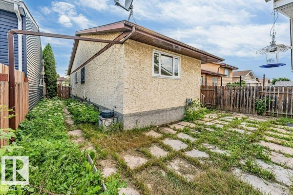 Kitchen - 4337 38 St Nw Nw, Edmonton, AB T6L5A6 Photo 3