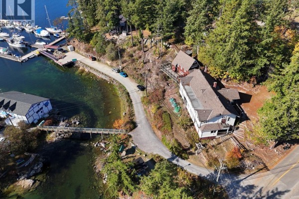 4339 Garden Bay Road, Garden Bay, BC V0N1S1 Photo 2