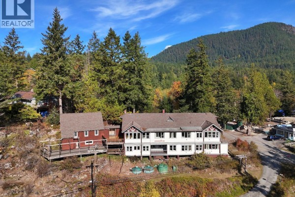 4339 Garden Bay Road, Garden Bay, BC V0N1S1 Photo 4