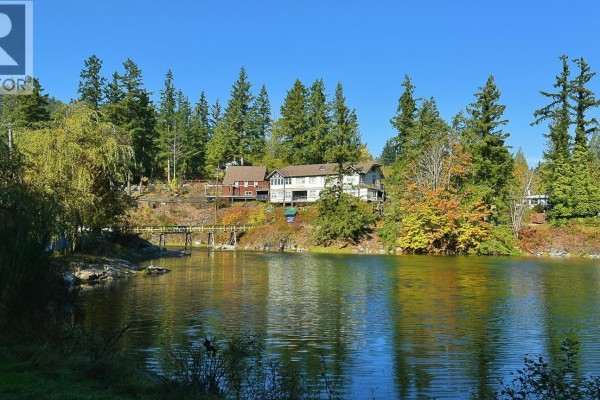 4339 Garden Bay Road, Garden Bay, BC V0N1S1 Photo 5